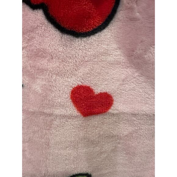 Viral Hello Kitty Pink Apple Fall Throw - Picture 5 of 6